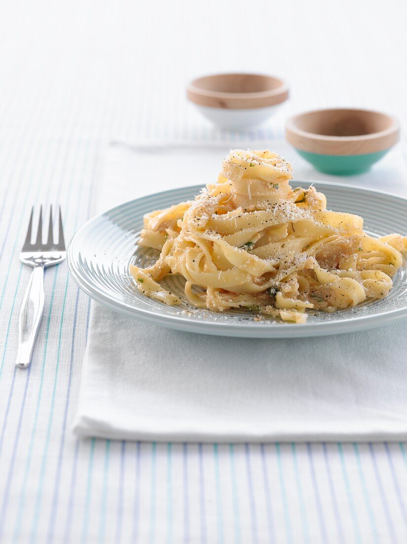 Tagliatelle mit Pfeffer und Parmesan