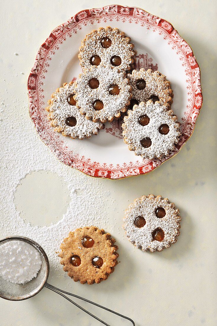 Linzer Augen mit Puderzucker