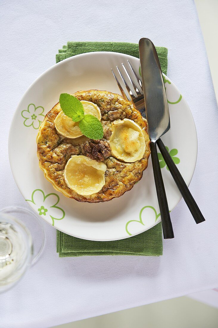 Goat's cheese tartlet with mint