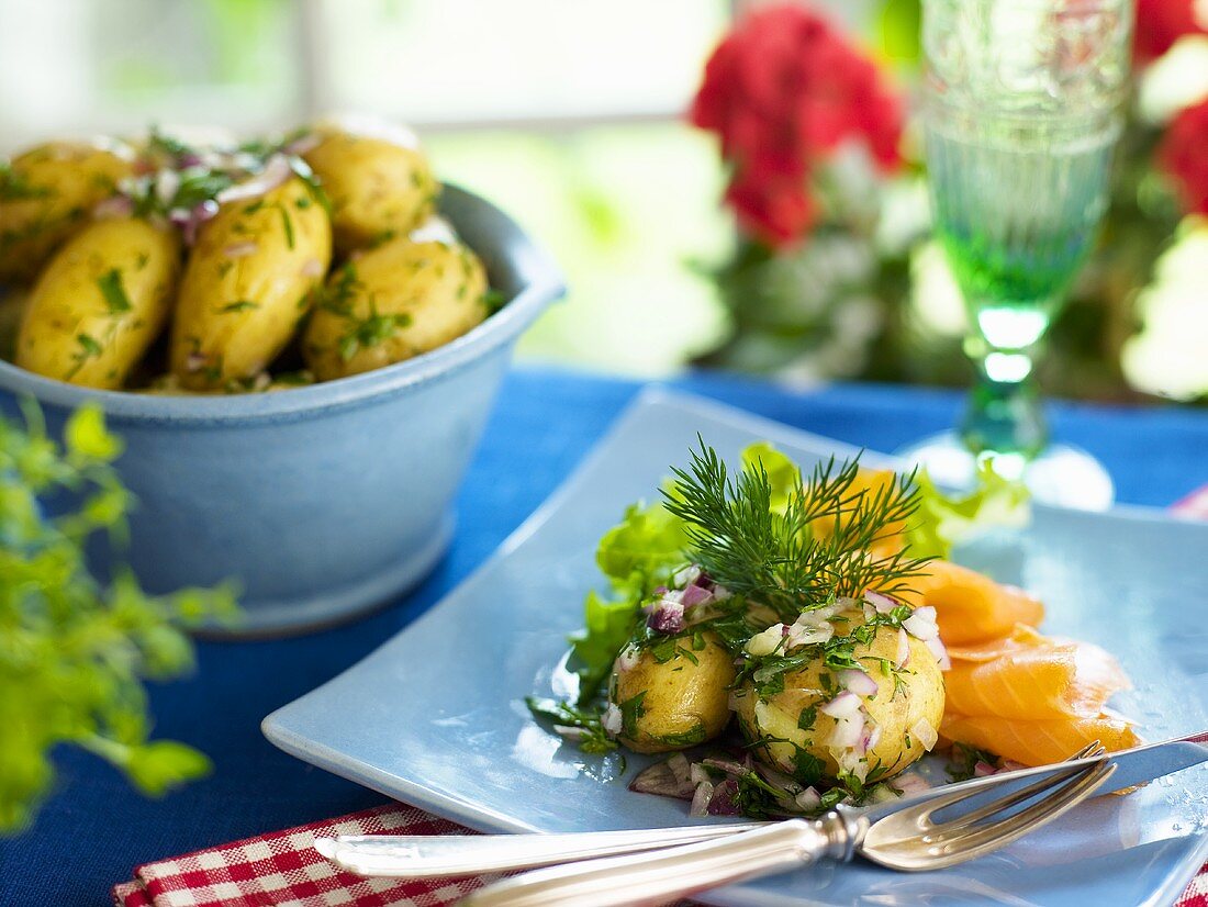 Dill potaotes with smoked salmon