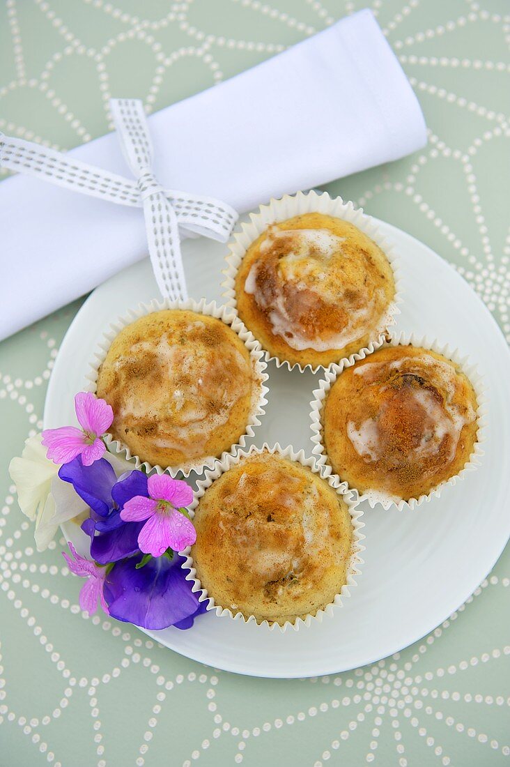 Muffins with icing sugar, seen from above