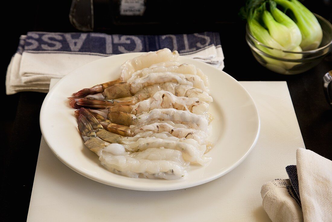 A plate of freshly shelled prawns