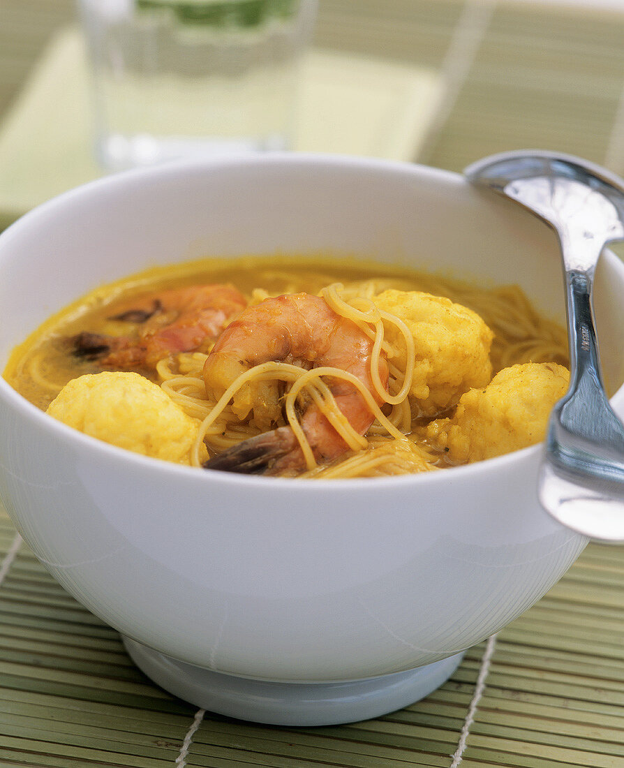 Fish soup with prawns, fish balls and rice noodles