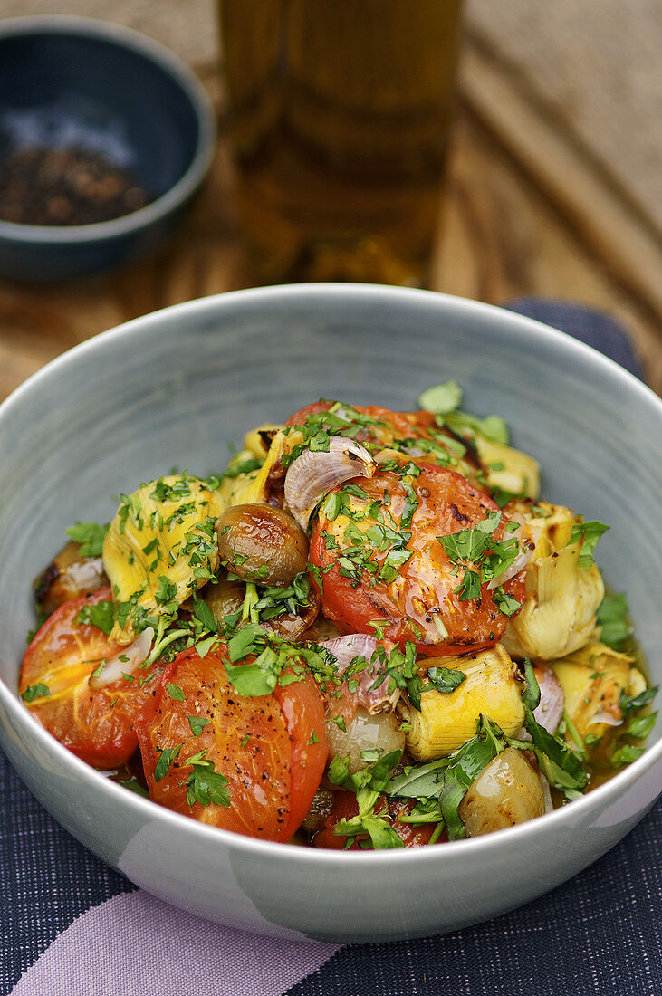 Fried vegetable salad with basil