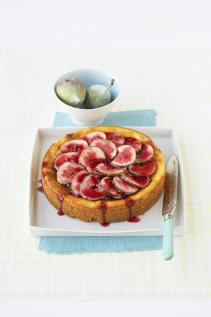 Goat's cheesecake with figs