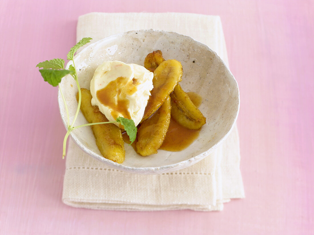 Fried bananas with soft cheese and orange & nutmeg butter
