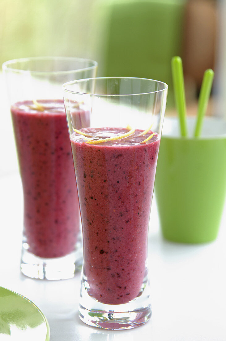 Berry yoghurt drink in two glasses