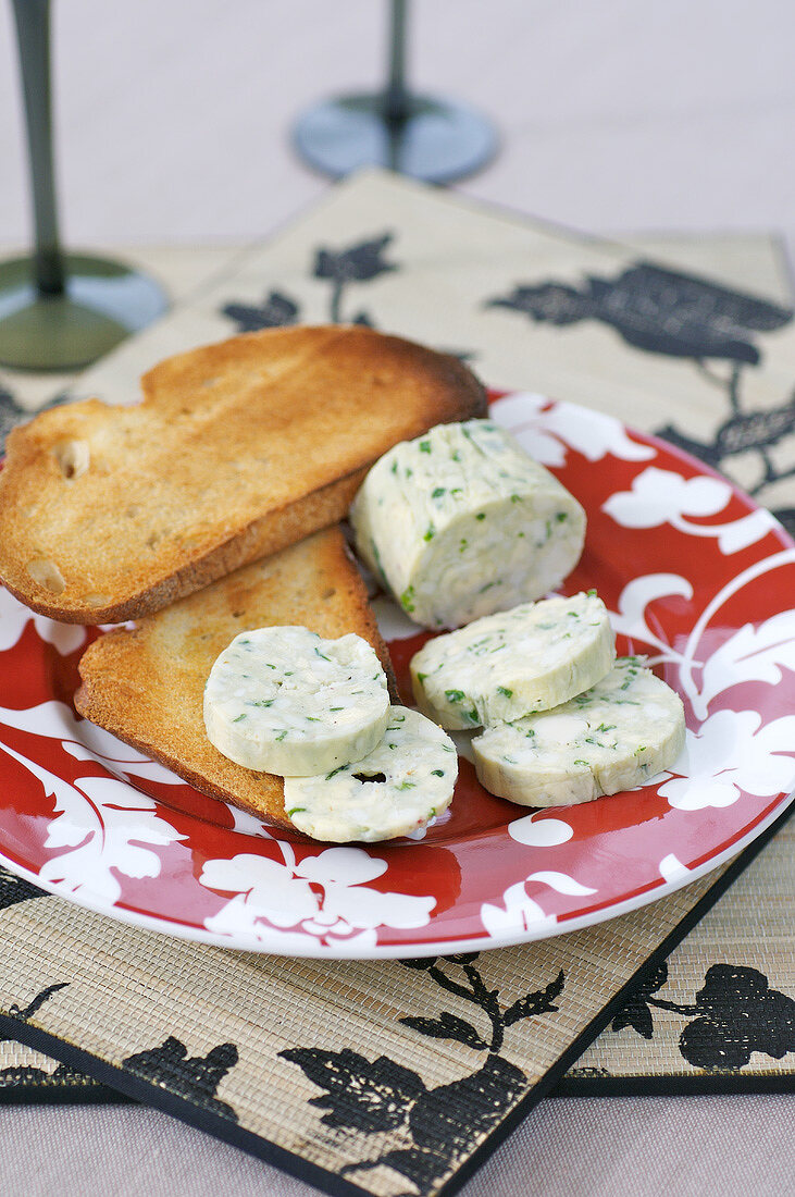 Roquefort butter with slices of toasted white bread