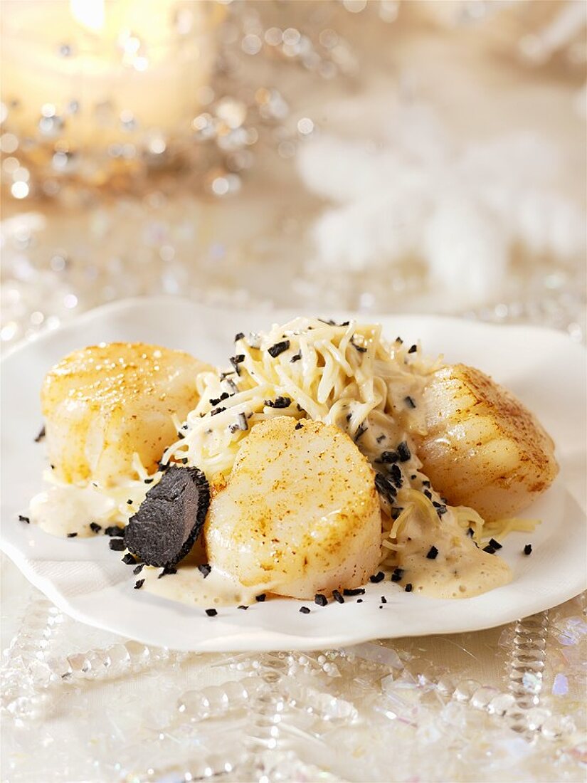 Fried scallops with vermicelli and truffle