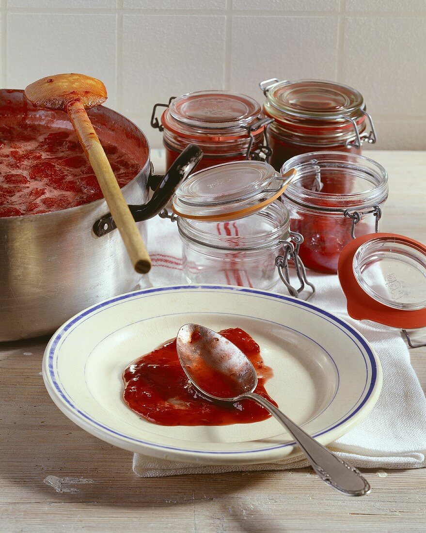 Making strawberry jam: testing for setting point