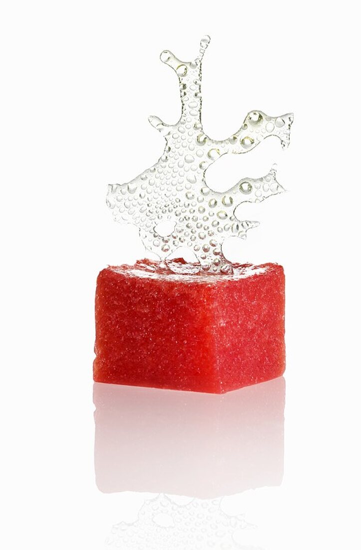 Strawberry cube with pepper brittle