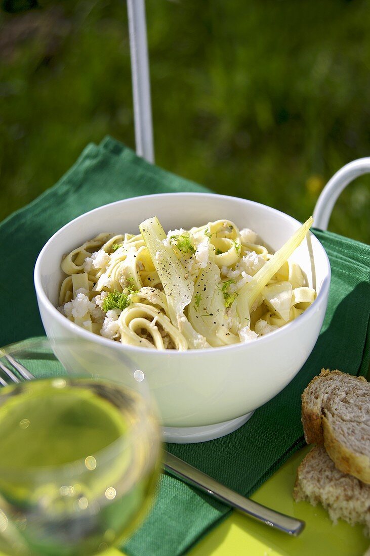 Tagliatelle with crabmeat and fennel