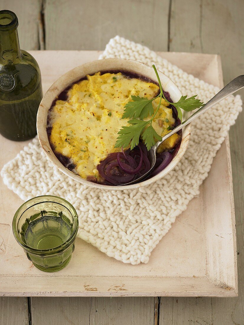 Zwiebelsuppe mit Käse überbacken