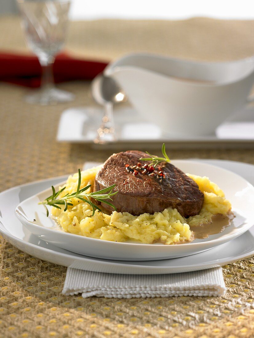 Rinderfielt-Steak mit Trüffel-Sauerkraut-Püree