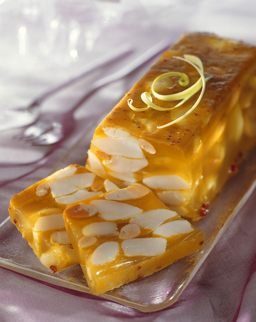 Fish and shellfish in aspic, partly sliced