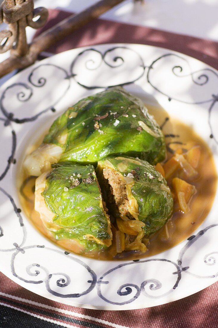 Lettuce leaves stuffed with minced beef (Morocco)