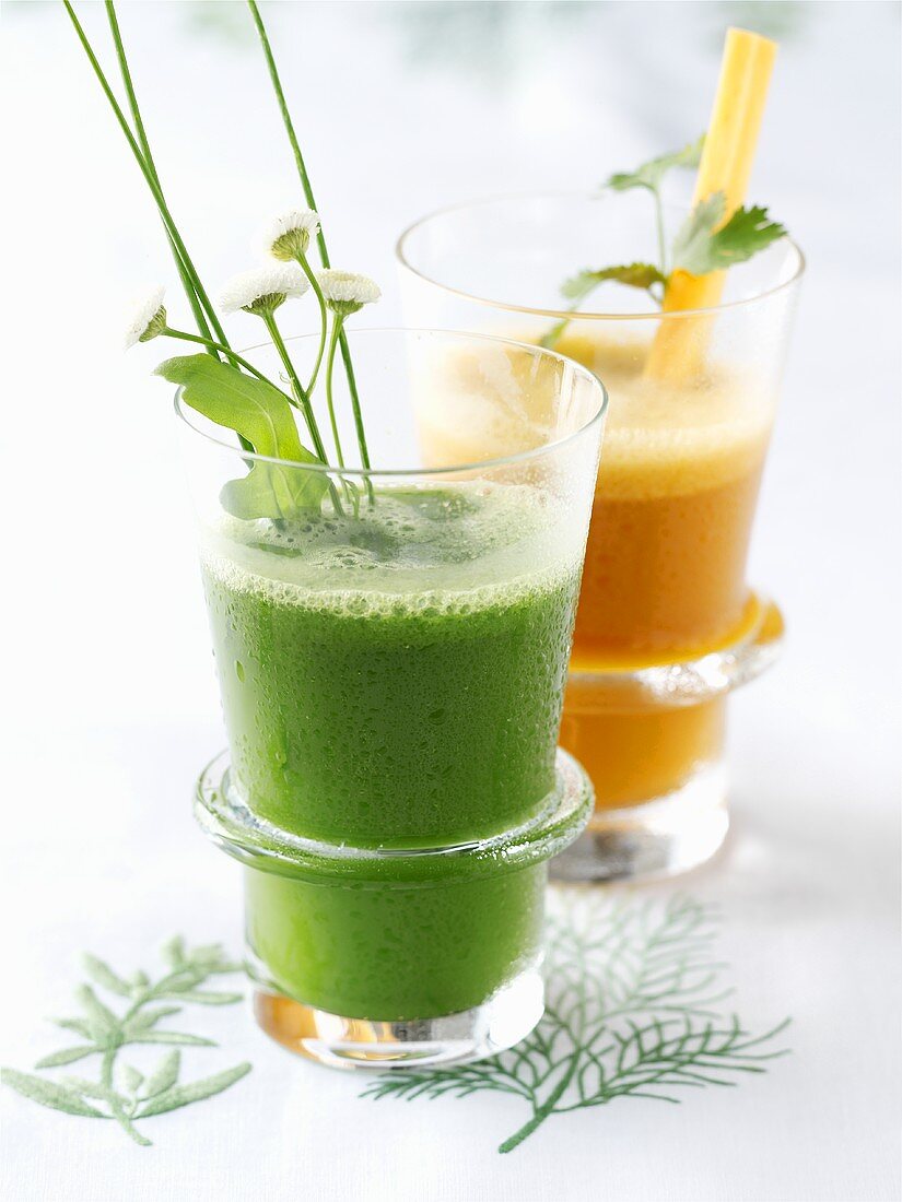 Herb and multivitamin juice in two glasses