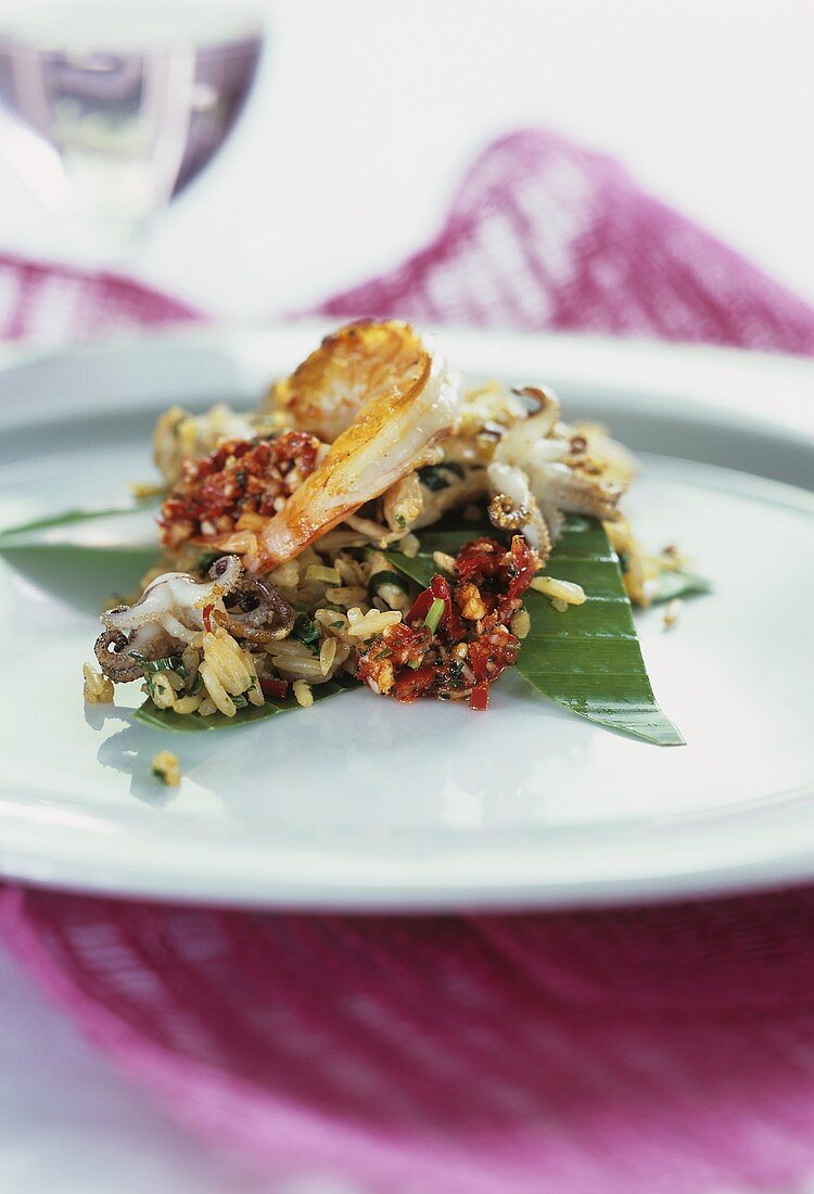 Thailändischer Reissalat mit Meeresfrüchten