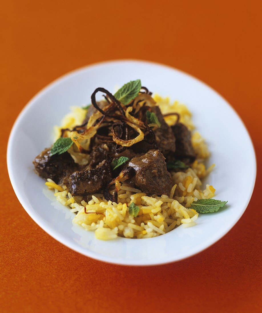 Beef Biryani mit Röstzwieblen, Indien