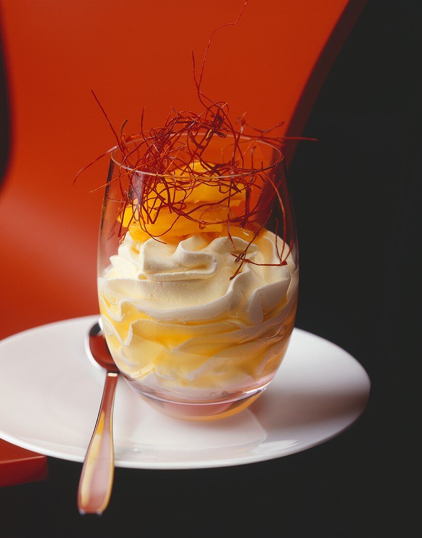 Chilli vanilli (Pineapple with vanilla cream & chilli) in glass