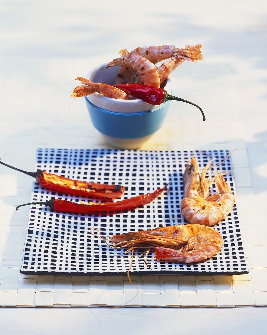 Grilled king prawns with chillies