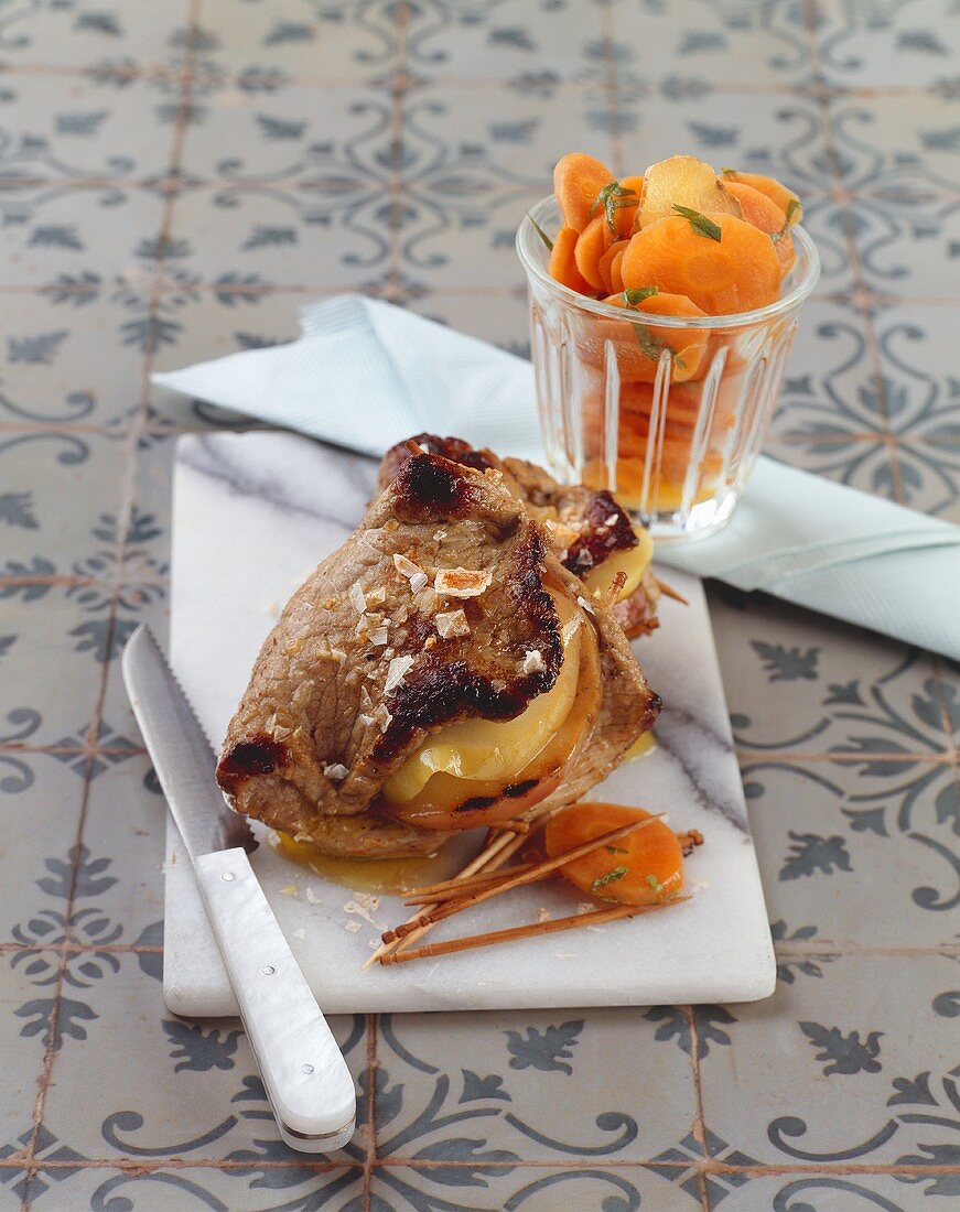 Grilled, stuffed veal escalope with carrots