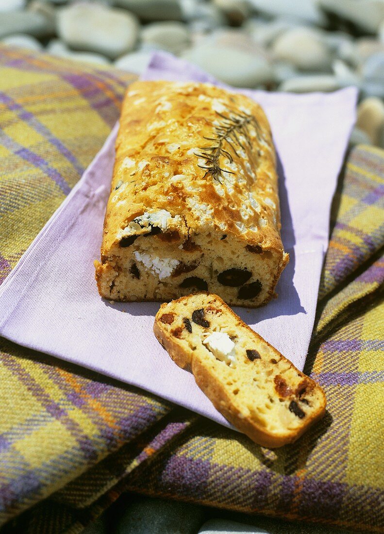 Olive, goat's cheese and dried tomato bread