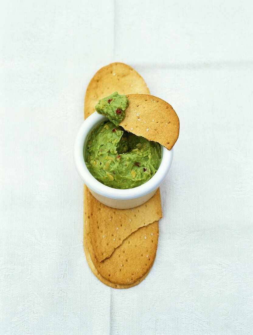 Guacamole with crackers