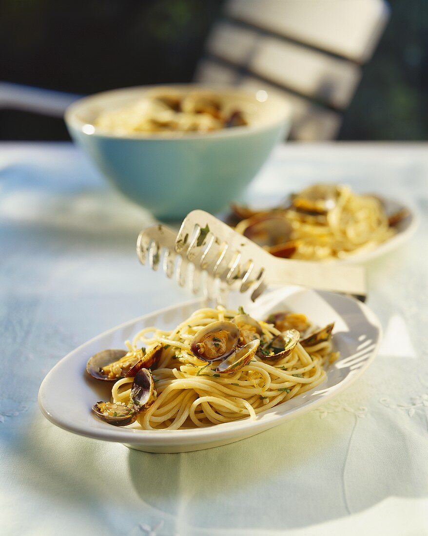 Spaghetti mit Venusmuscheln und Zitronensauce