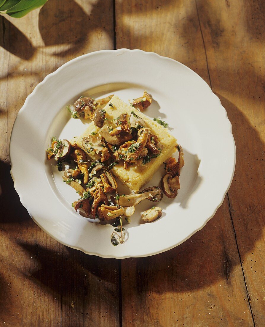 Polenta mit gebratenen Pilzen