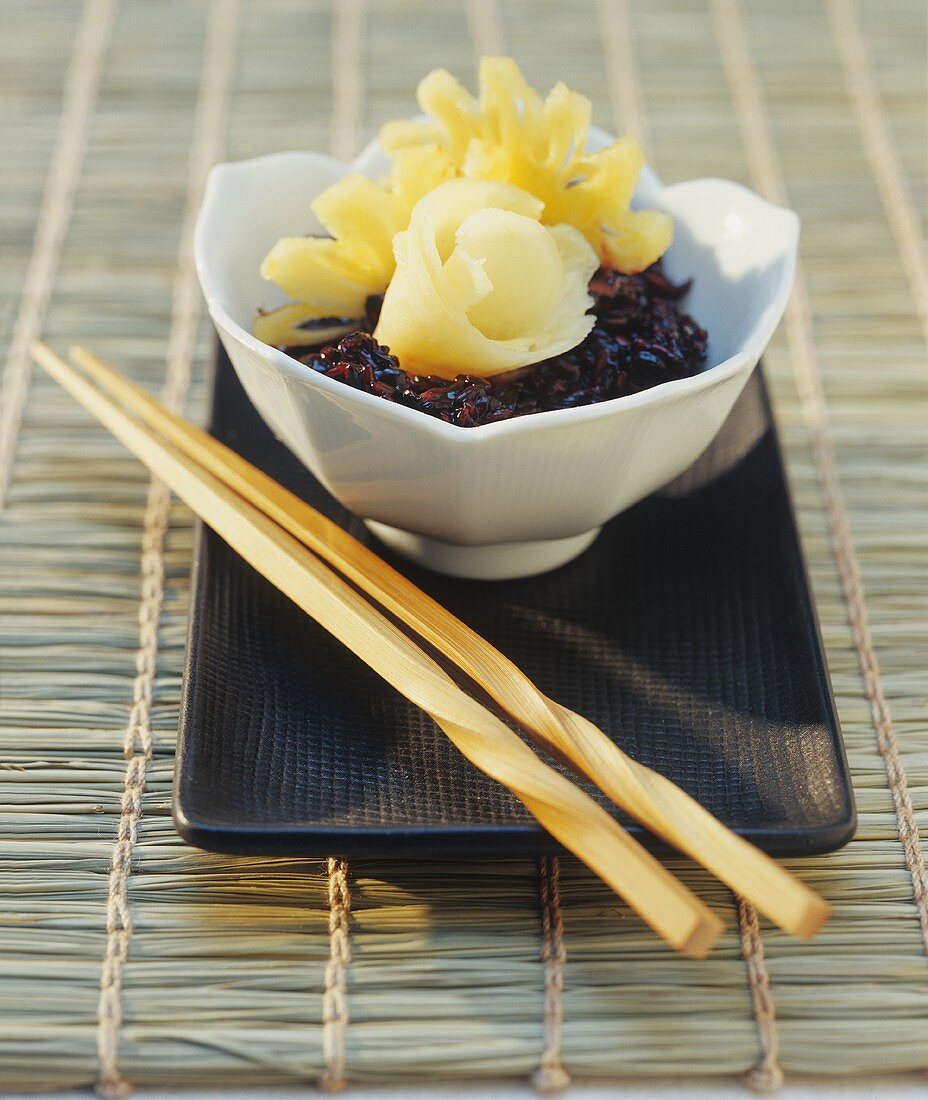 Sweet black rice with pineapple