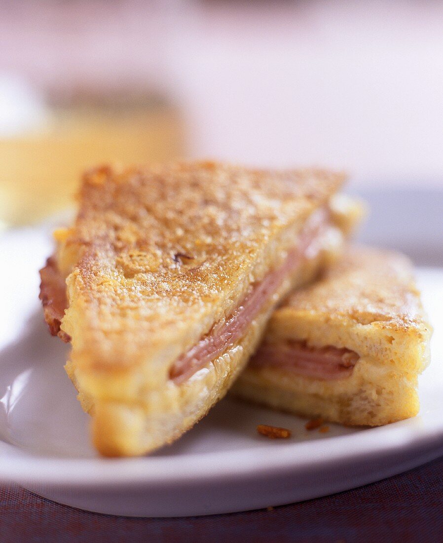 Croque Monsieur mit Speck