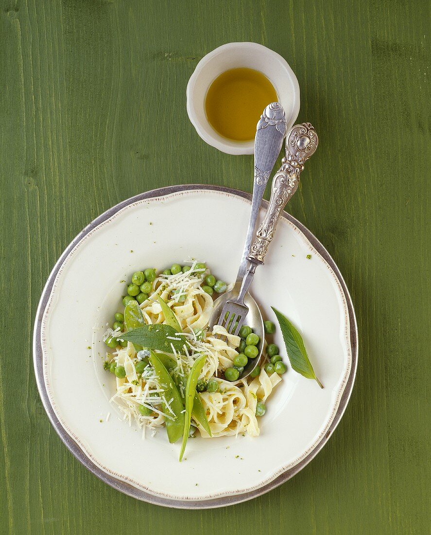 Lime tagliatelle with peas and mangetout