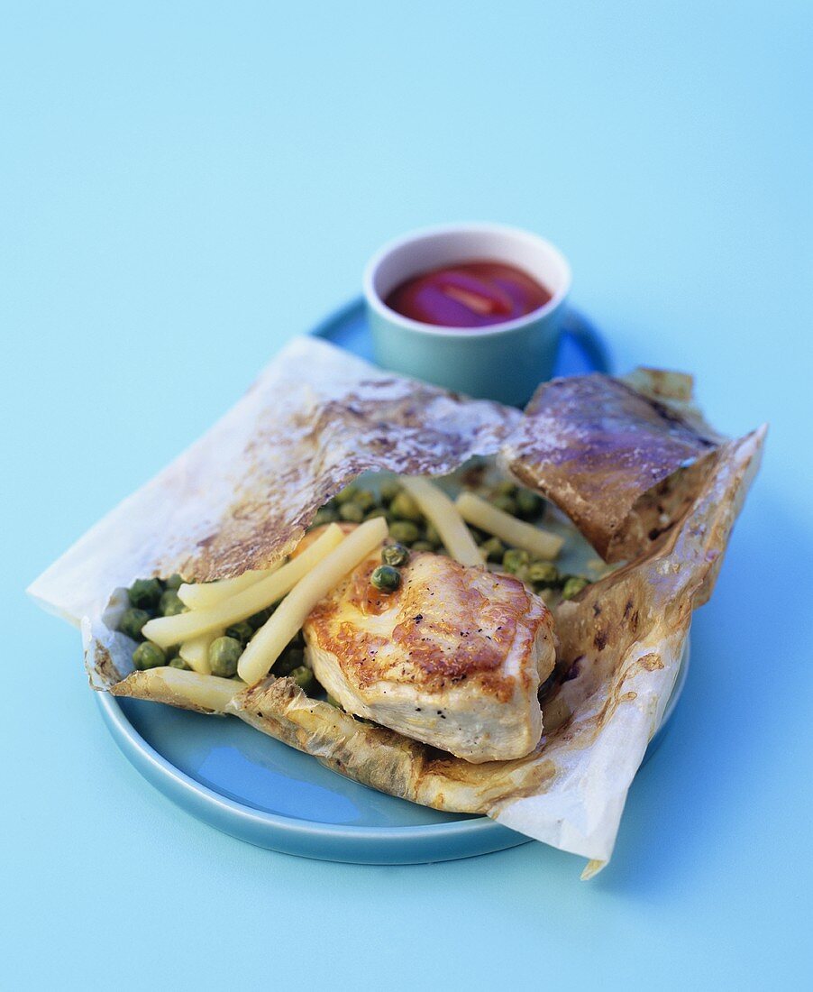 Hähnchenbrust, Kartoffeln und Erbsen en papillote