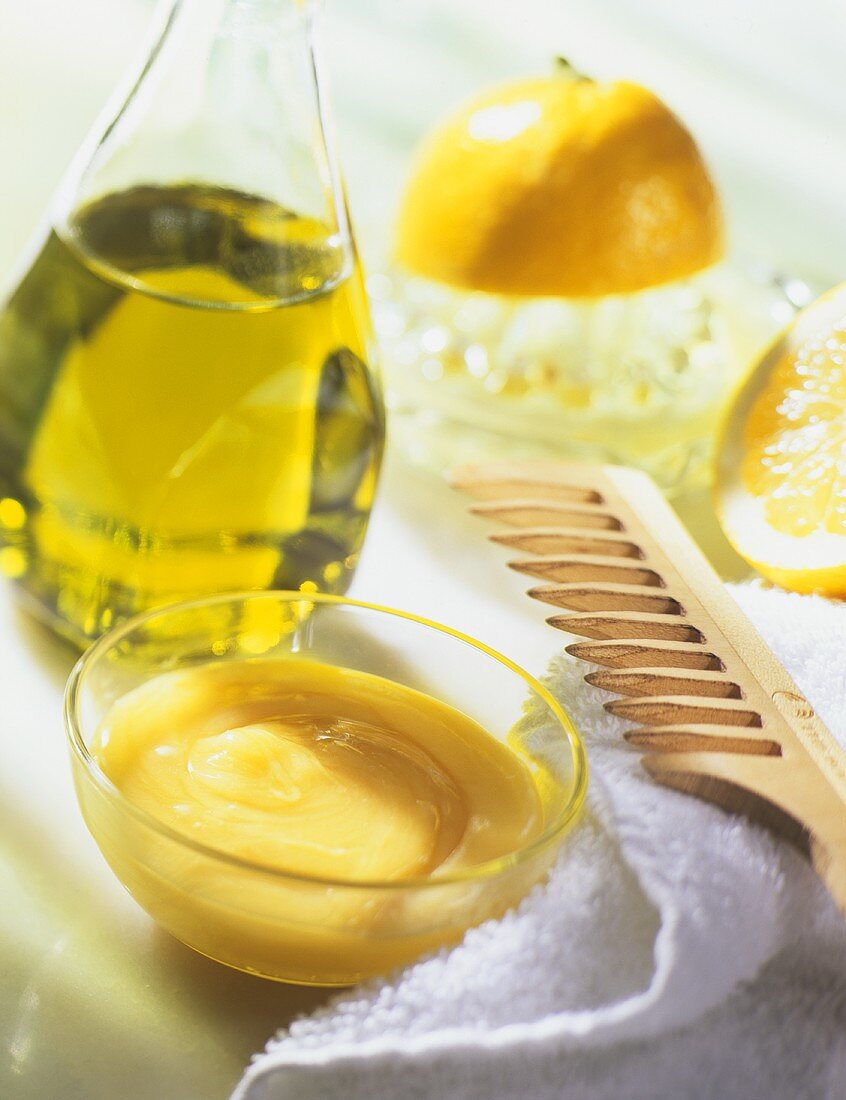 Hair tonic made from honey and egg yolk