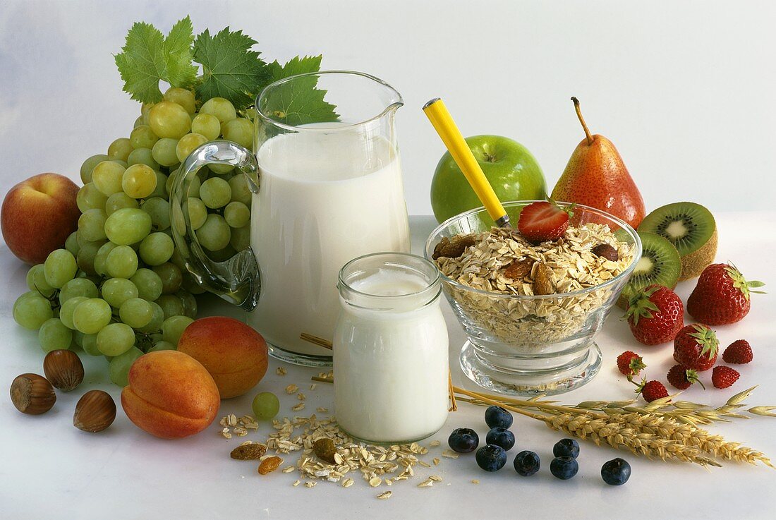 Wholefood: muesli, milk, yoghurt, fruit, nuts, cereals