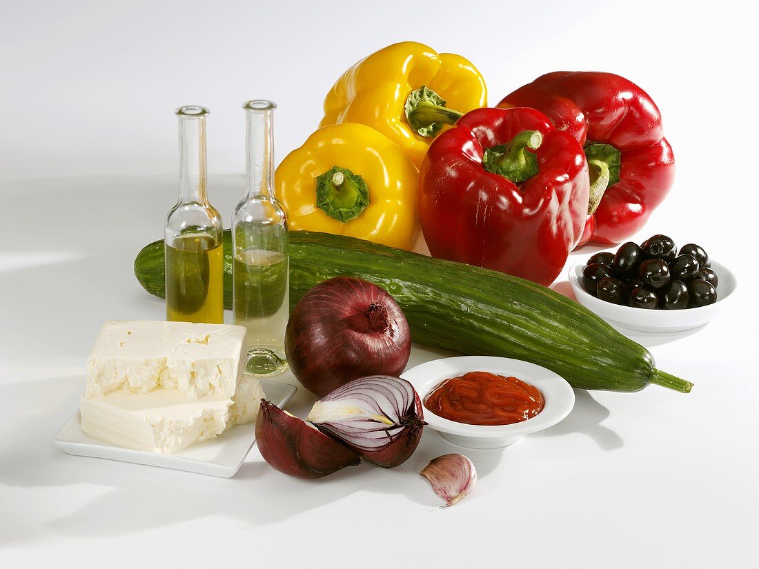 Zutaten für einen griechischen Salat