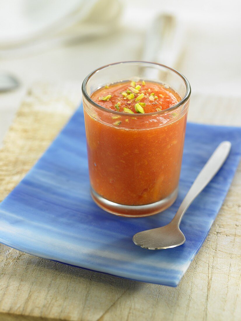 Papaya juice with pistachios