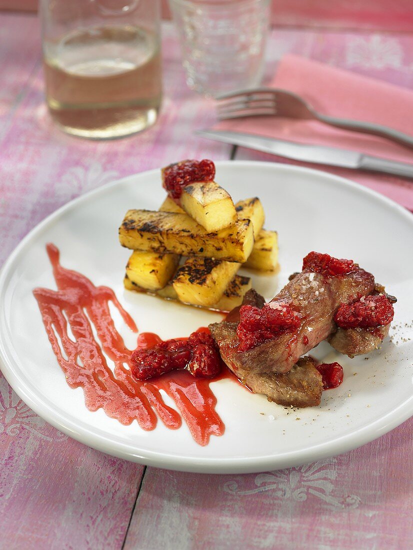 Pork with raspberries and grilled pineapple (Spain)