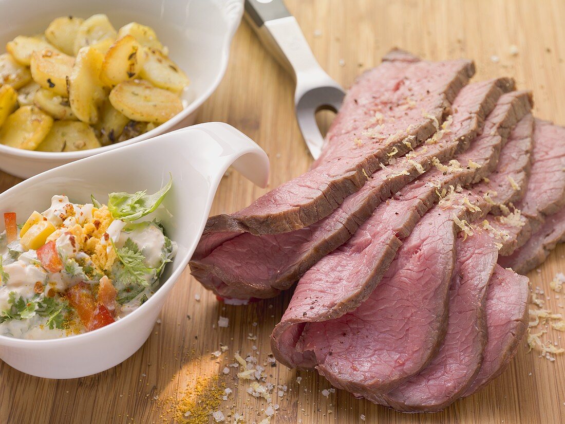 Roast beef with fried potatoes and vegetable remoulade