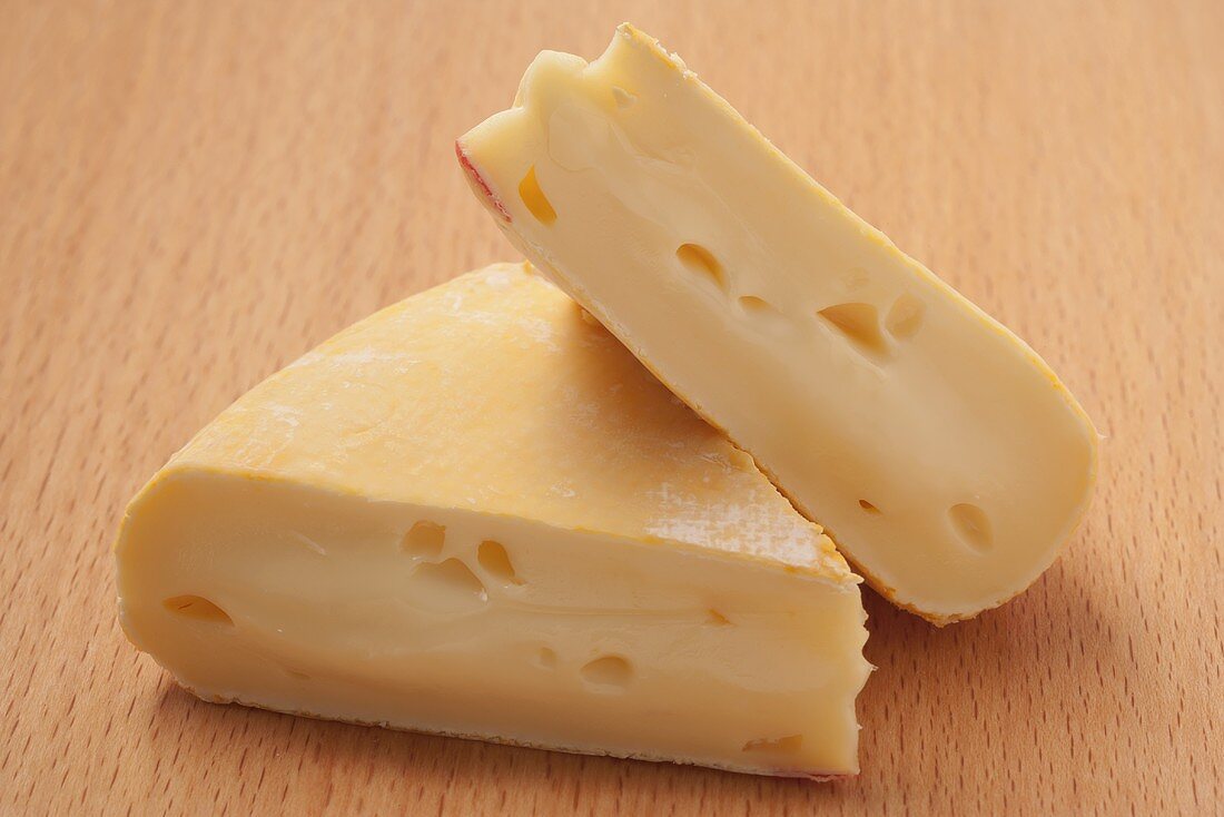 Reblochon (semi-firm sliced cheese)