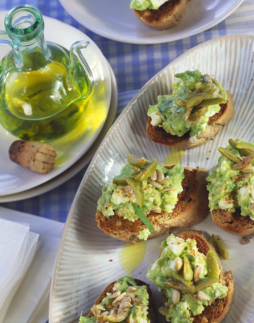 Crostini mit Avocadocreme