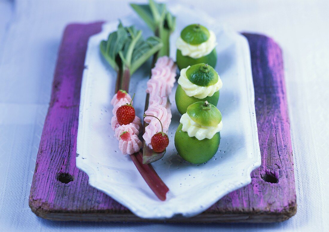 Stuffed limes with rhubarb and strawberries