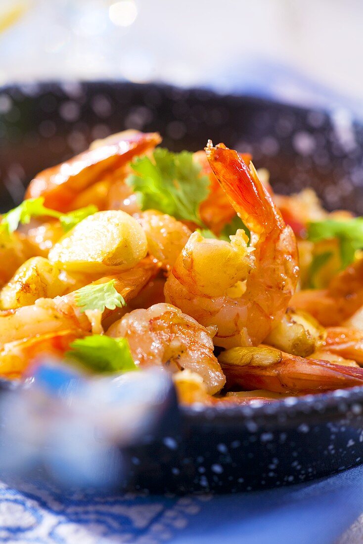 Fried prawns with garlic (detail)