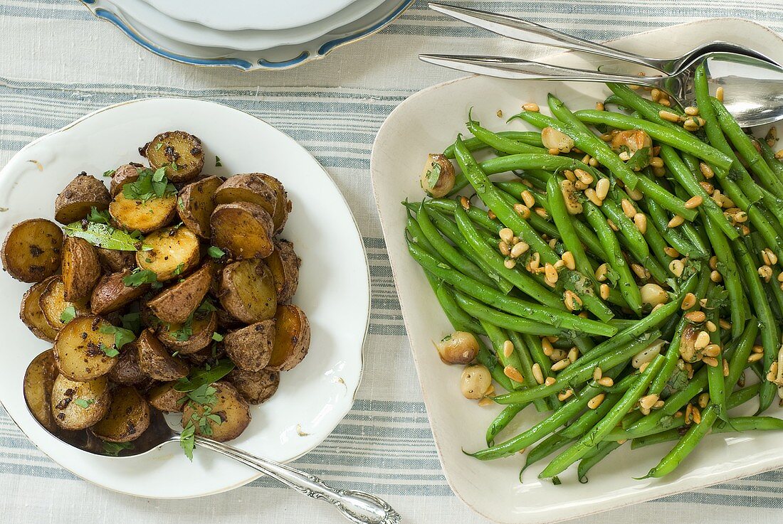 Roast potates and green beans with pine nuts