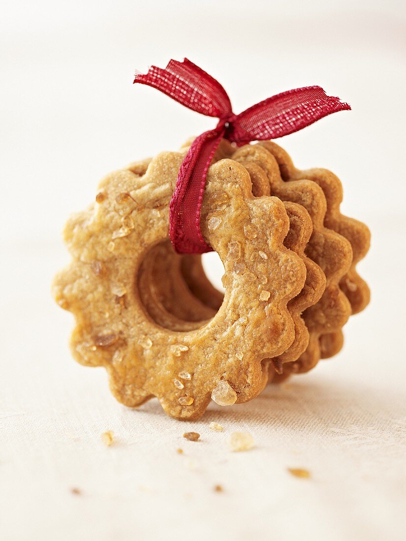 Ring biscuits, tied together