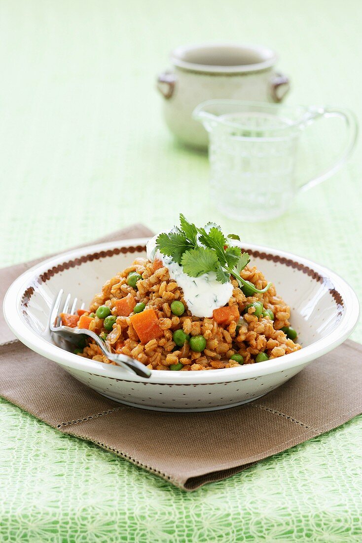 Gerstenrisotto mit Erbsen und Möhren