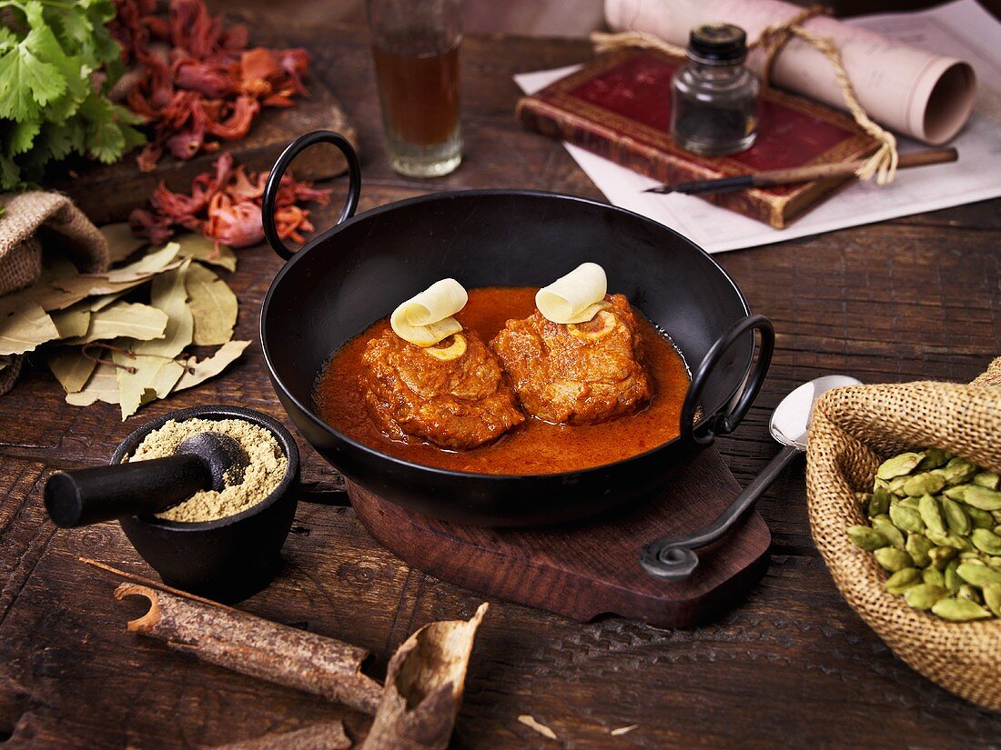 Slices of leg of lamb braised with exotic spices