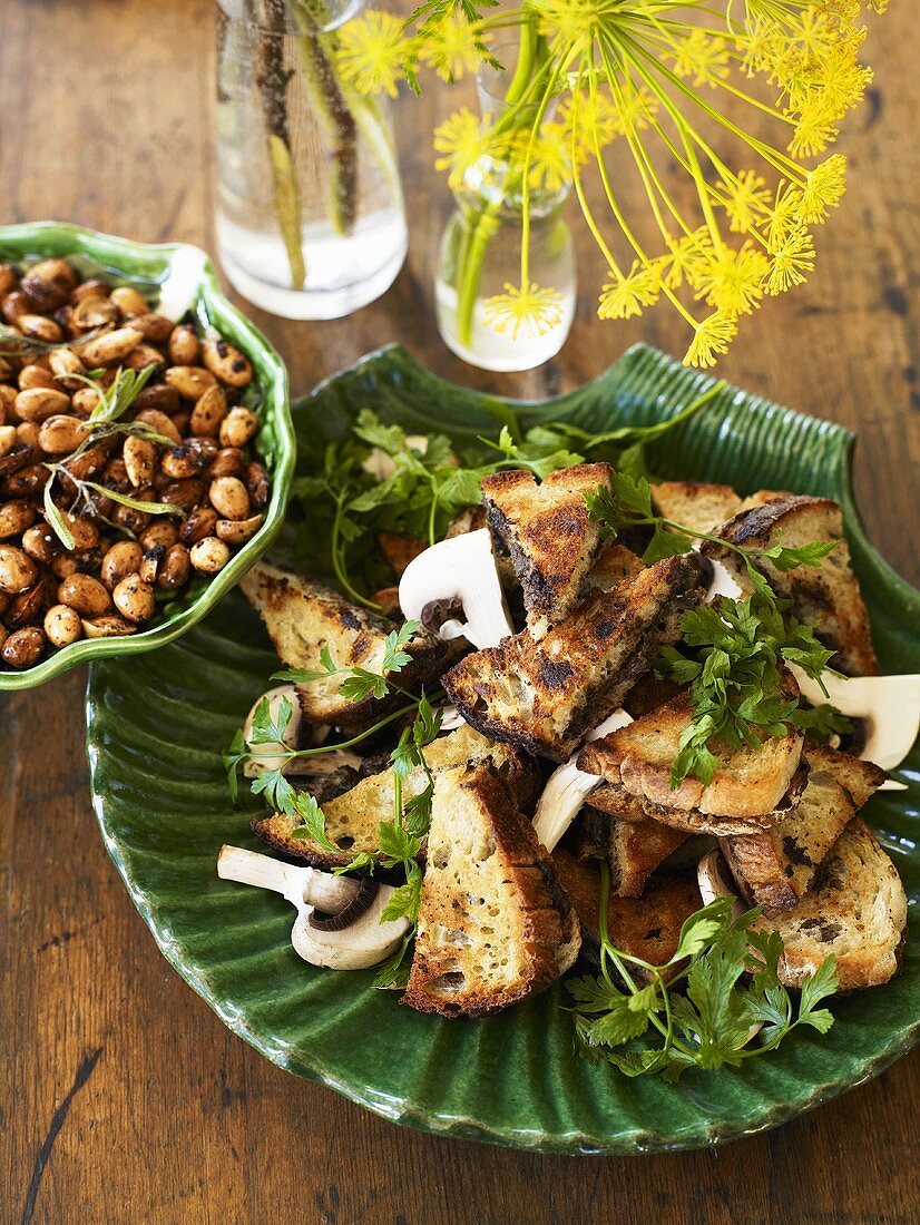 Champignon-Sandwiches mit gerösteten Mandeln