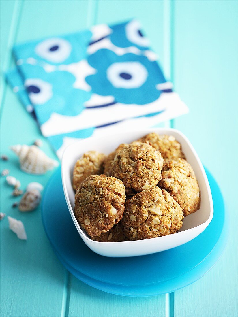 Oat biscuits with macadamia nuts